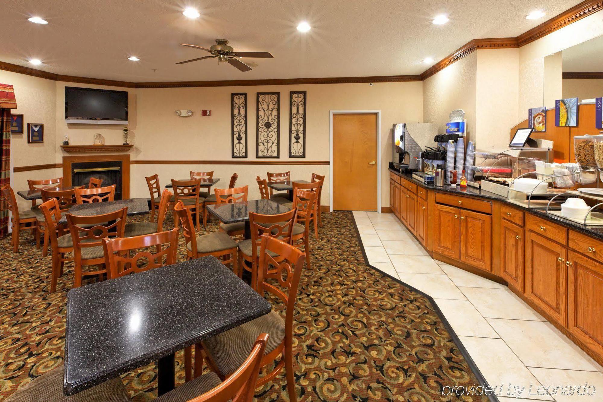 Holiday Inn Express Henderson By Ihg Ресторант снимка